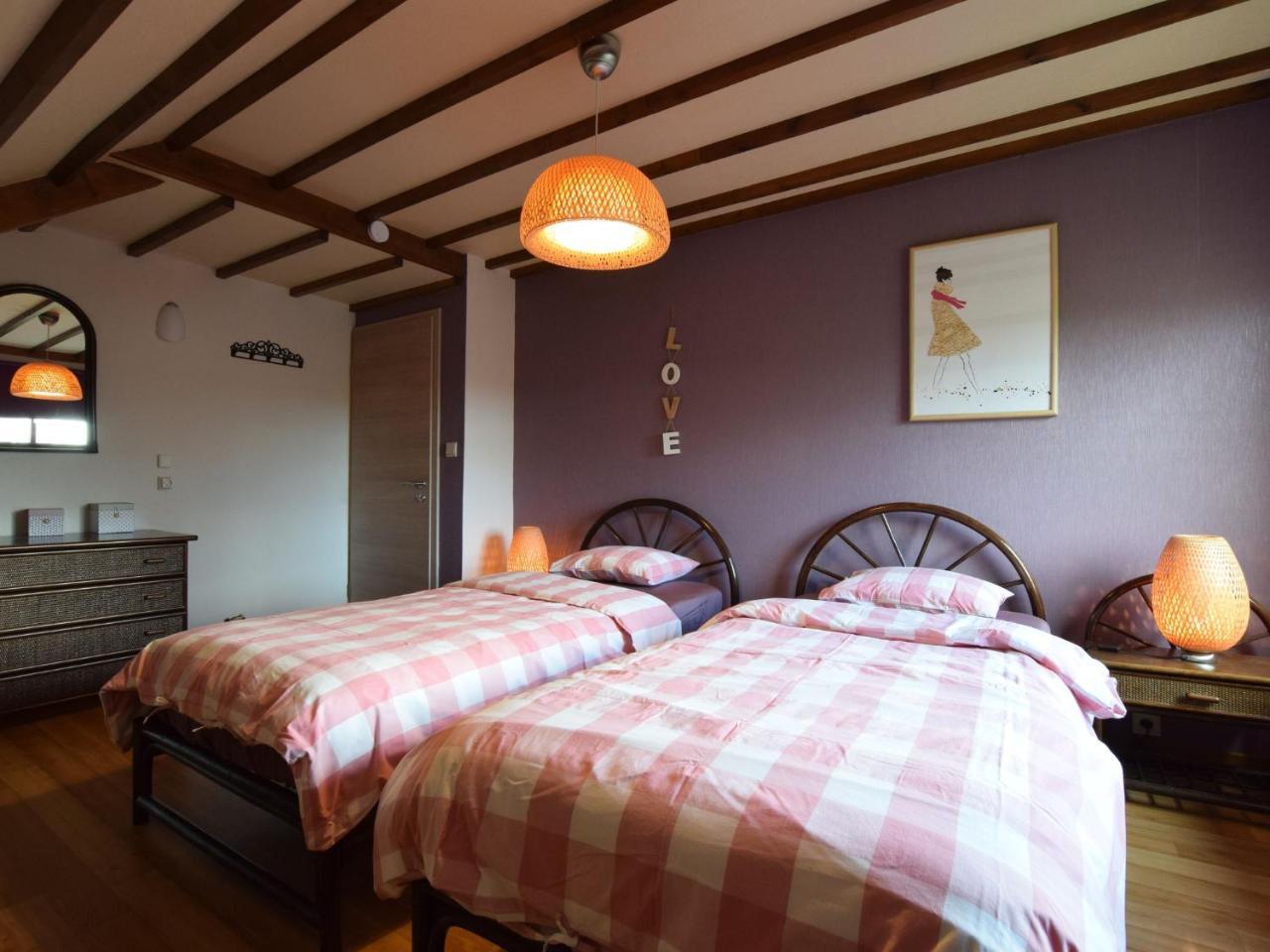Cozy Holiday Home In Noville With Private Terrace Luzery Zewnętrze zdjęcie